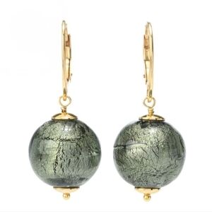 Chic Gold Drop Earrings